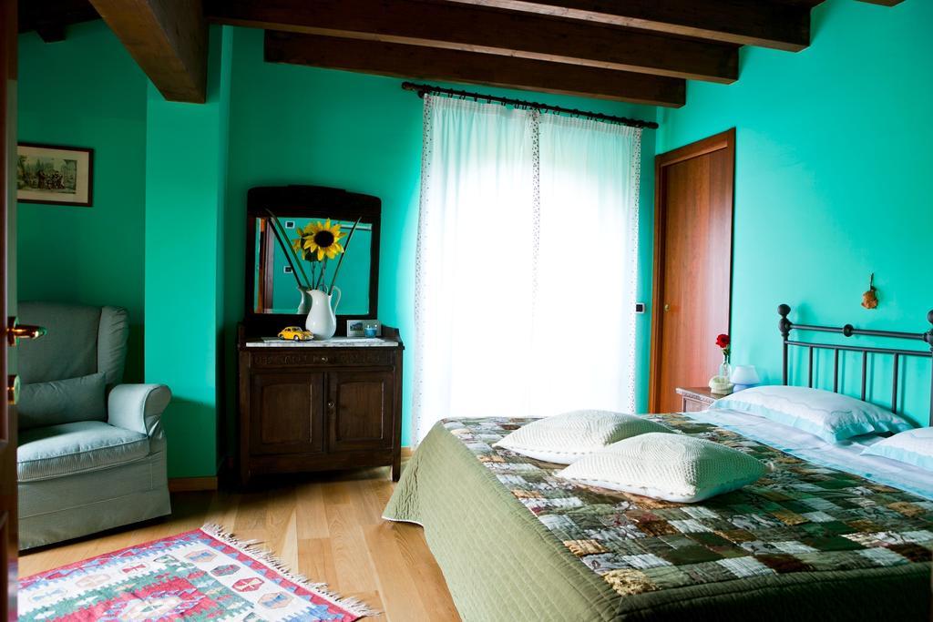 B&B Costalta Compiano Bilik gambar